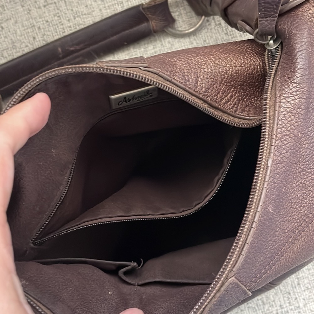 Ashneil Shoulder Bag - Picture 11 of 13